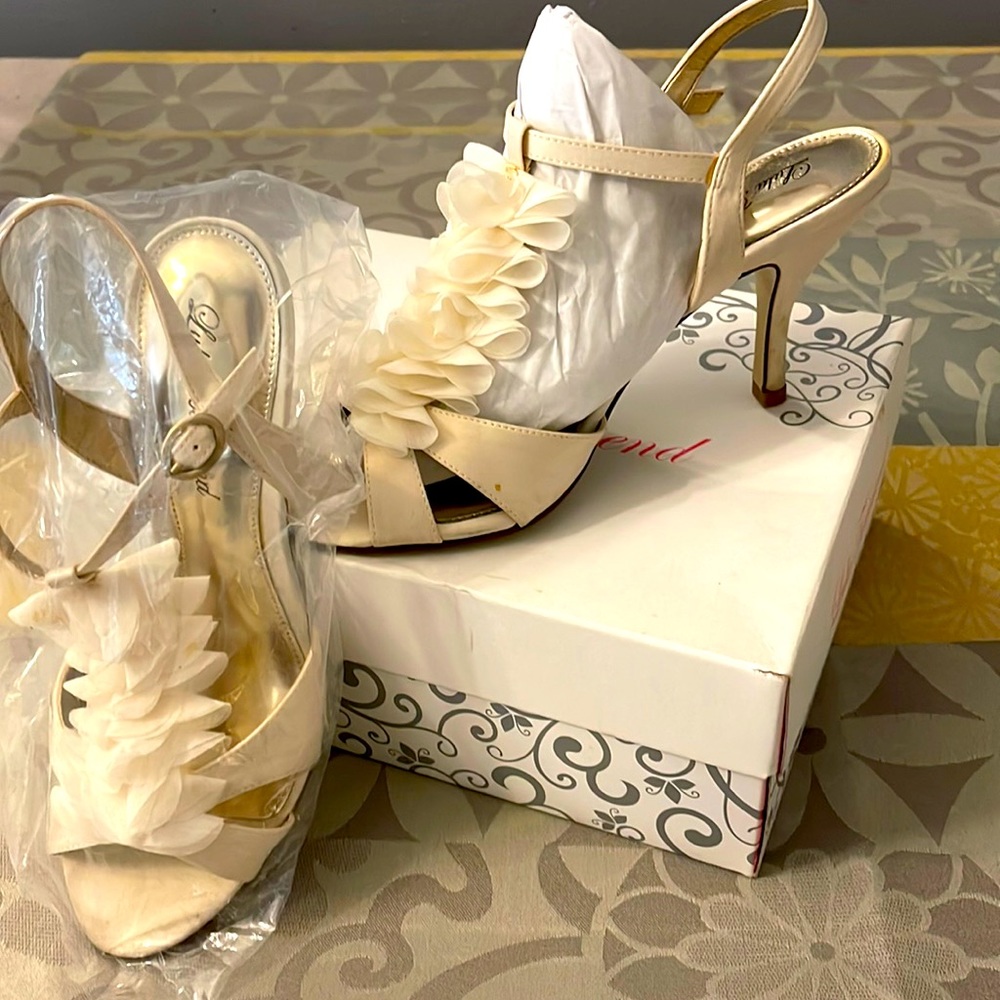 Women’s Ivory Colored dress shoes